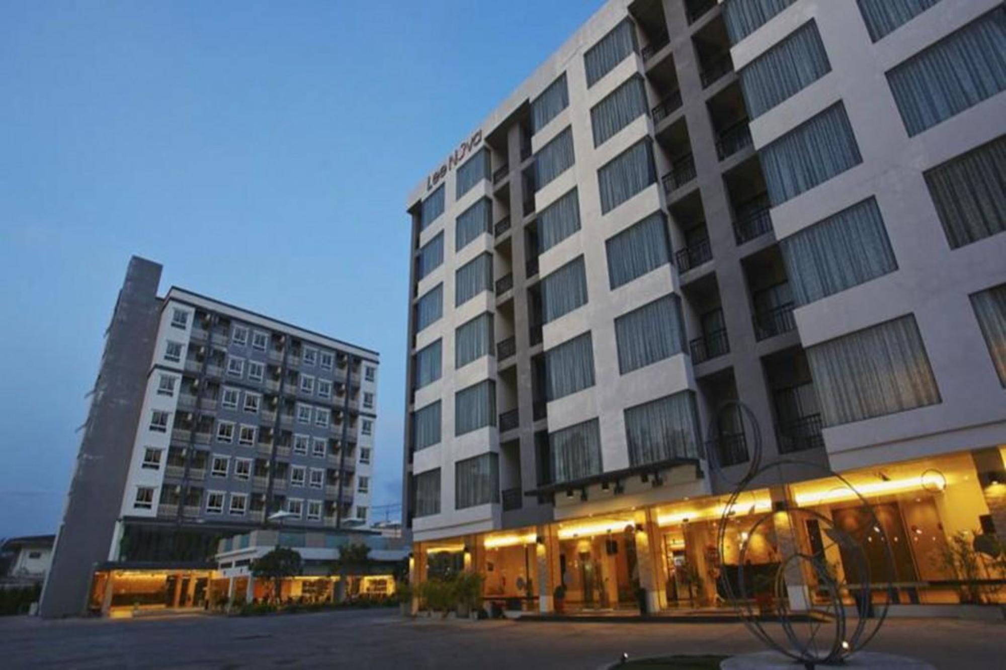 Leenova Hotel 10/50