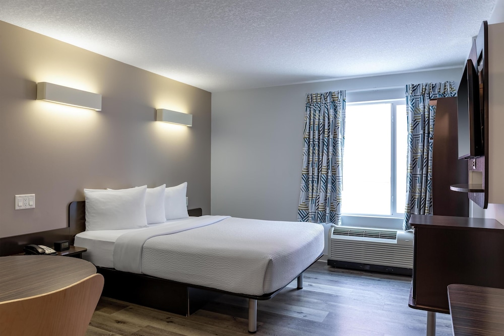 Motel6 Airdrie Ab 34/68