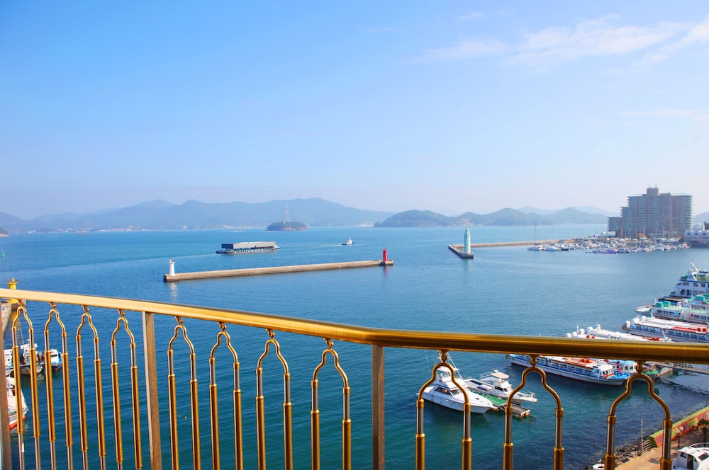 Bay Resort Tongyeong 43/48