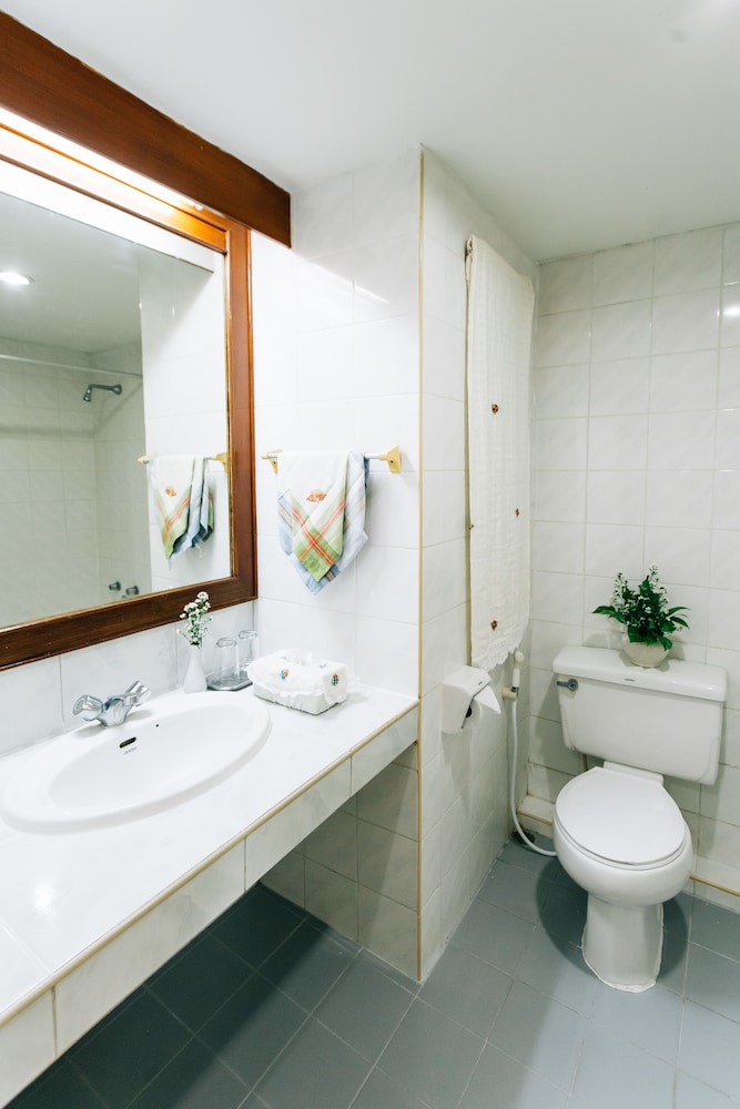 Sinkiat Thani Hotel 43/44