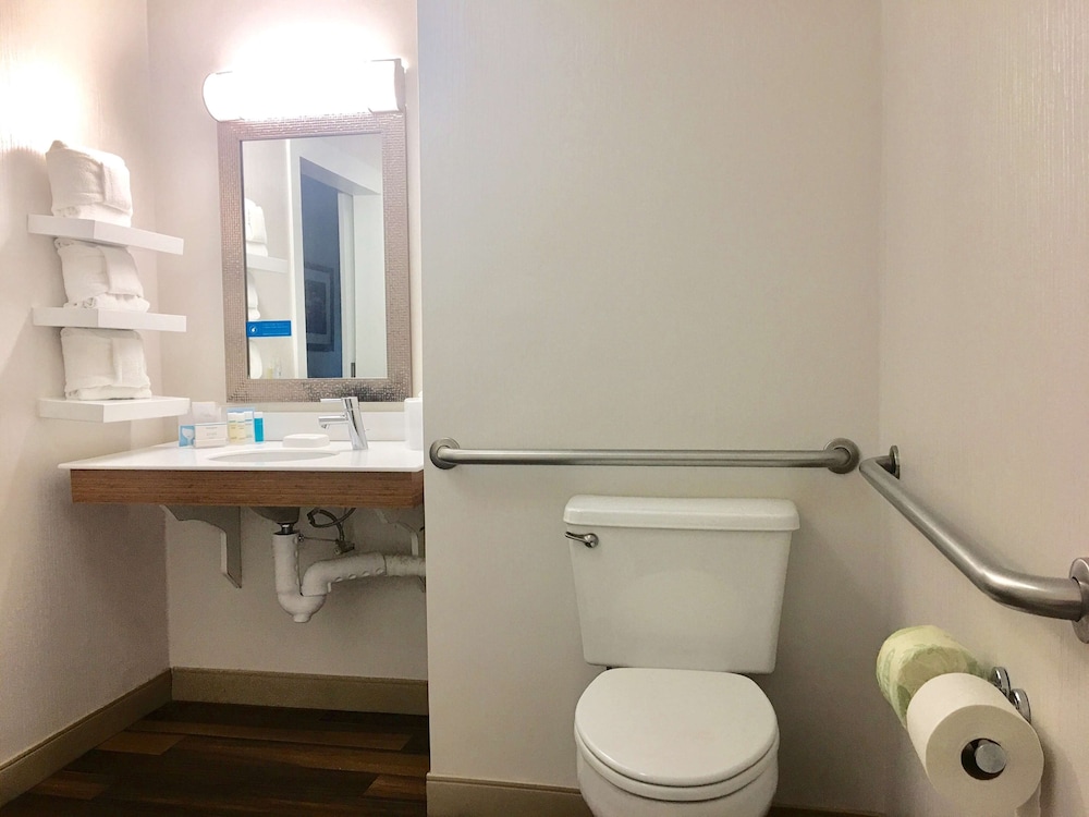 Hampton Inn Sevierville 21/43