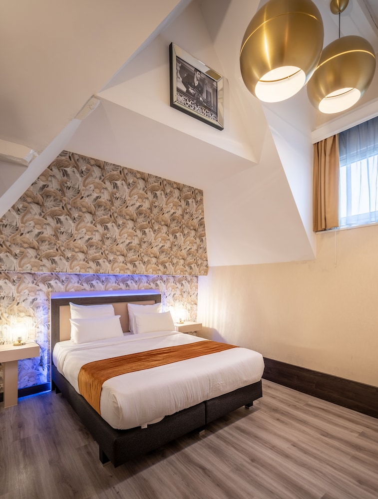 Hotel Monopole 5/35