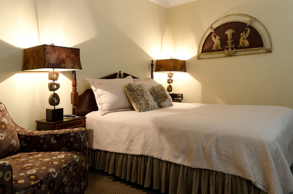 Old Capitol Inn 15/33