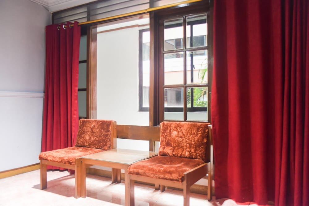 RedDoorz Plus near RSCM Jakarta 21/29