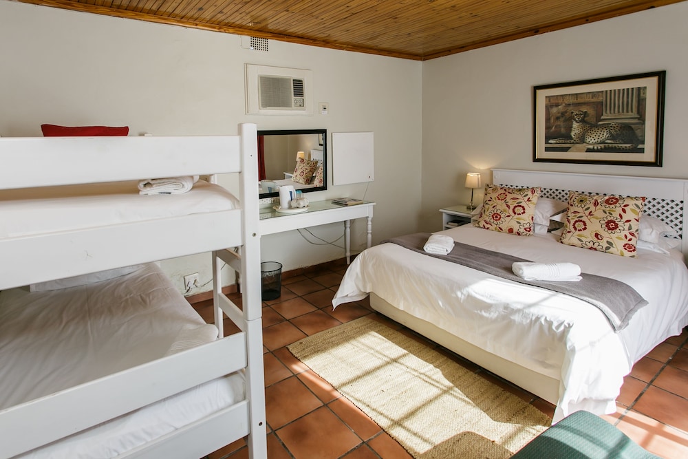 Wagon Wheel Country Lodge 2/50