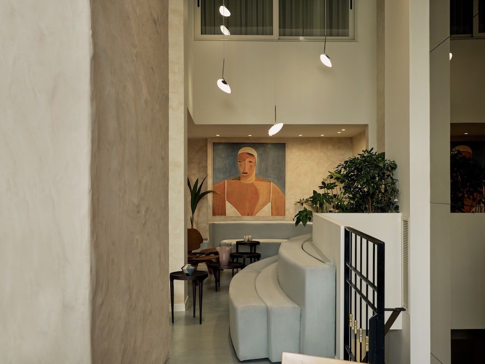 The Lekka Hotel 48/49