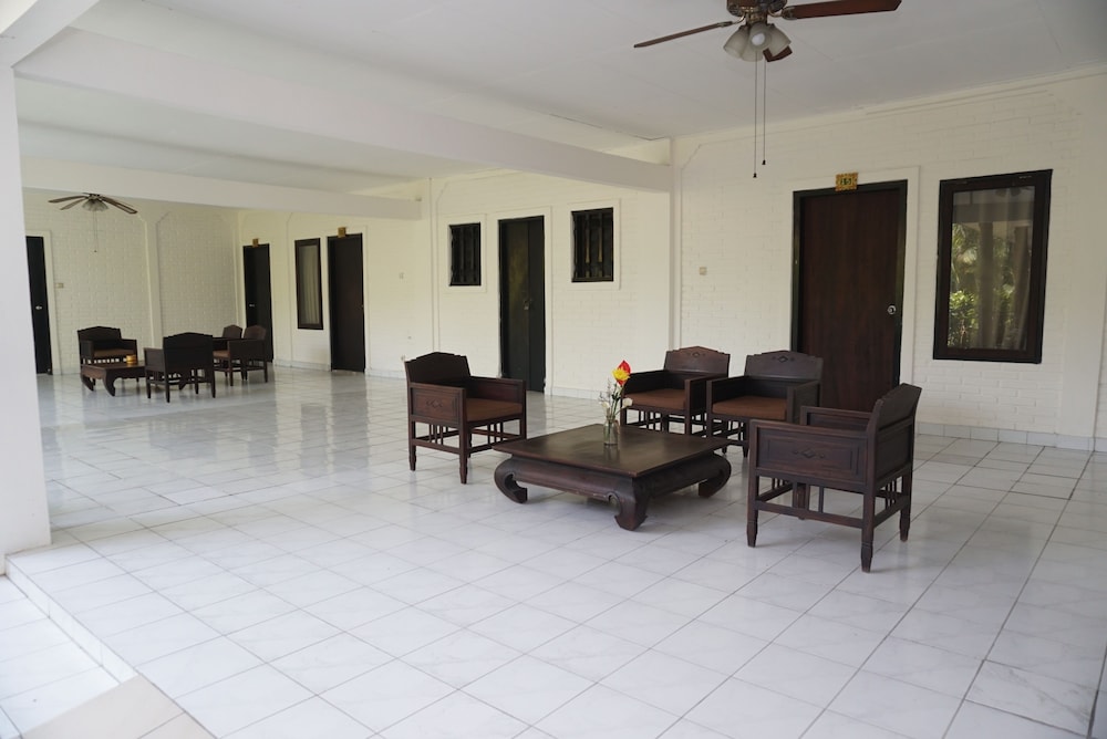 Sarinande Hotel 43/70