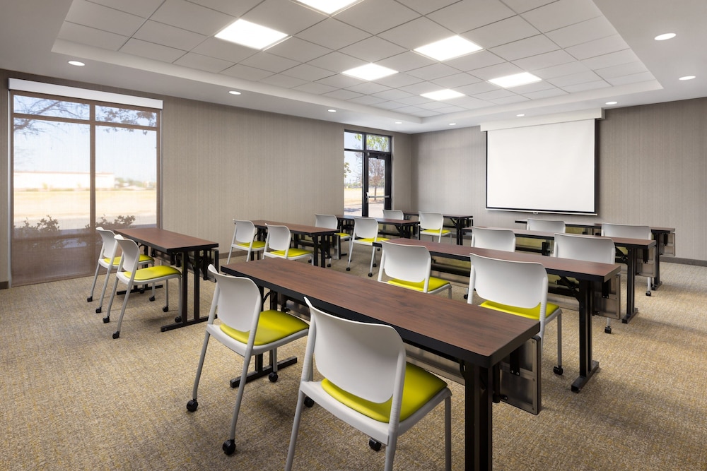 Springhill Suites Fresno 41/46