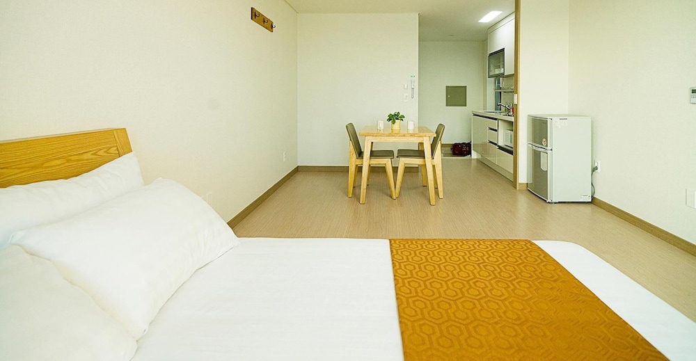 Seogwipo Dorame Pension 13/23