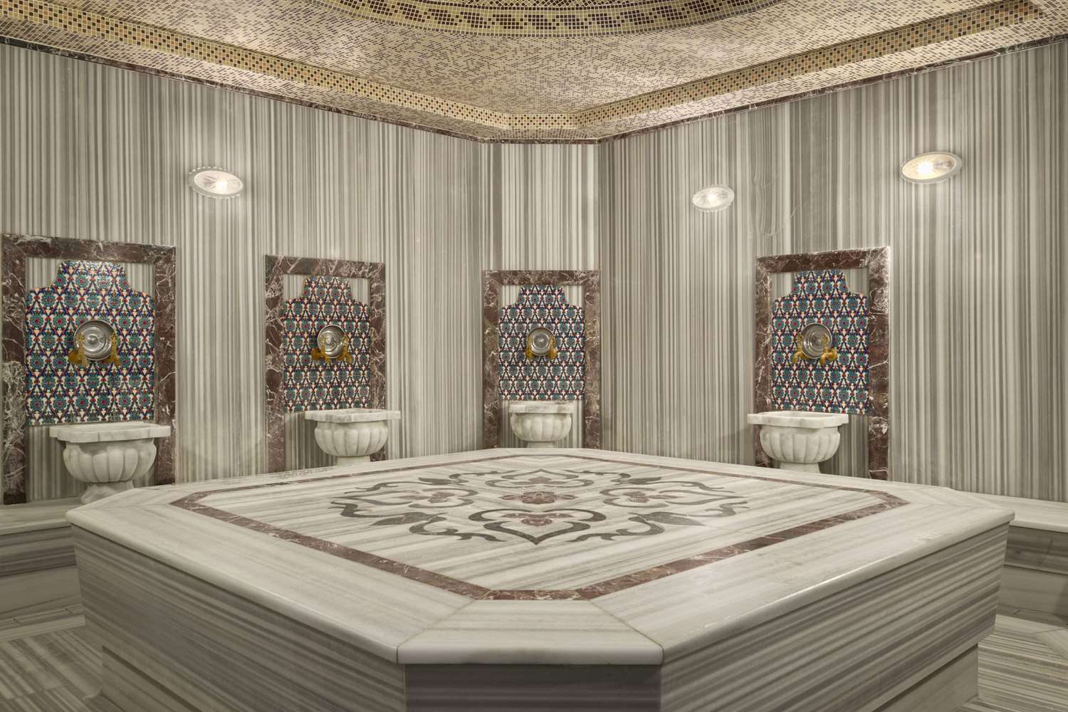 Ramada By Wyndham Usak 23/48