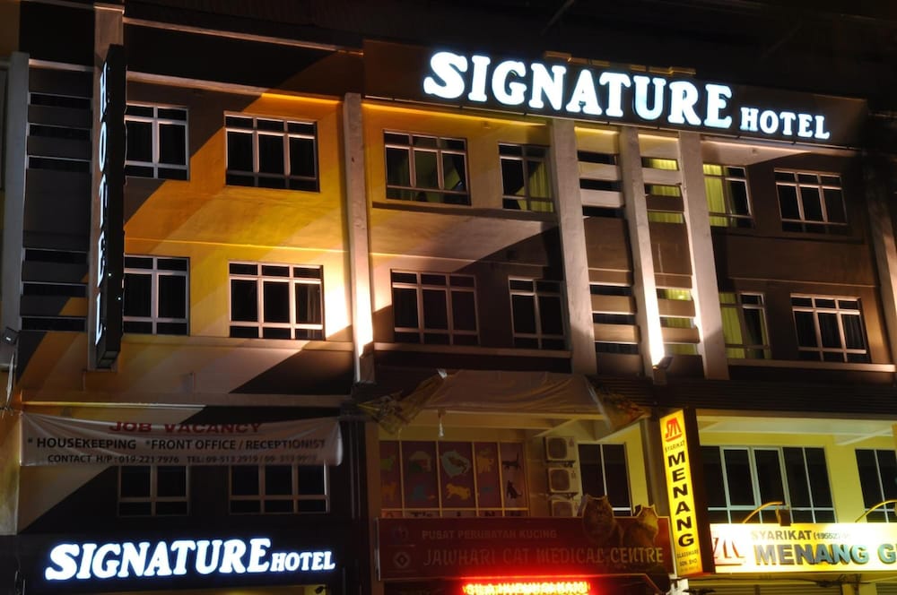 Signature Hotel 1/39
