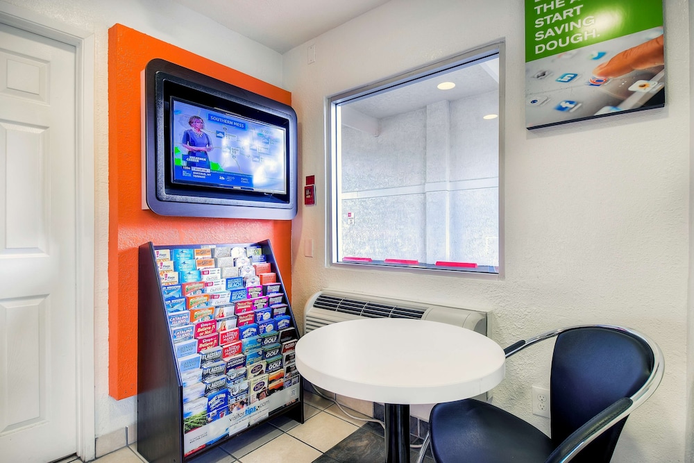 Motel6 Chino, CA - Los Angeles Ontario 27/38