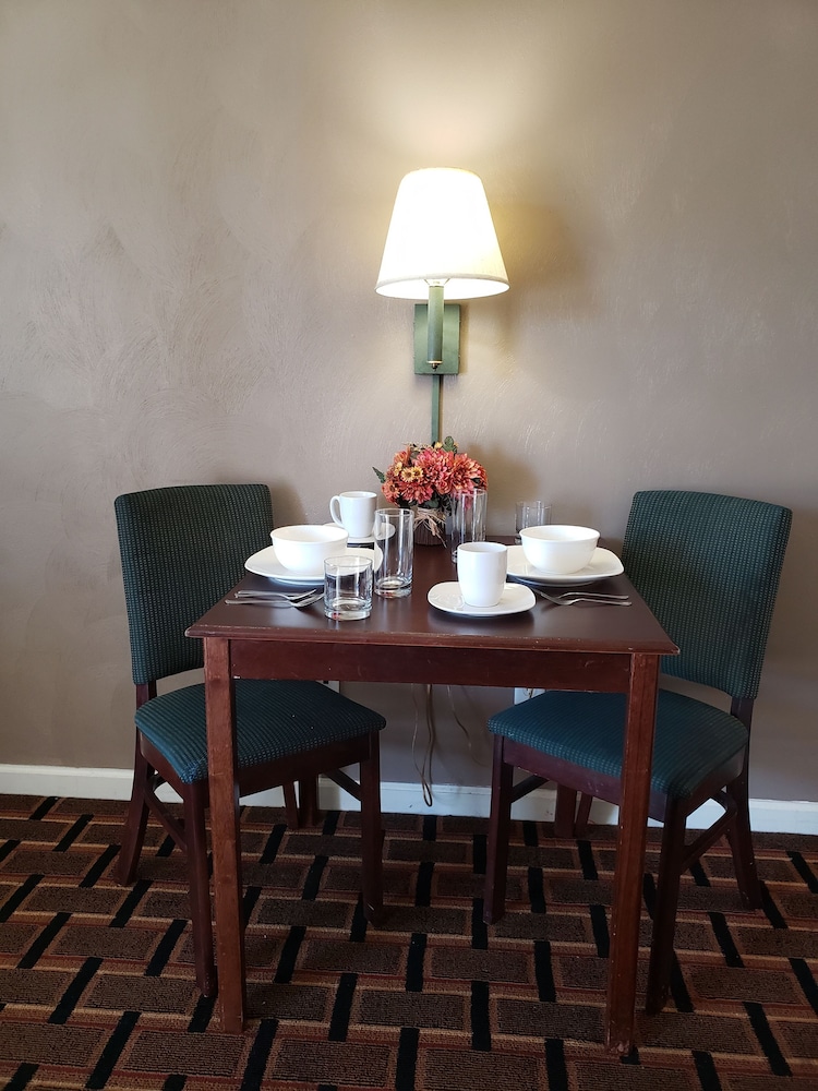 Corporate Suites of Burlington 41/47