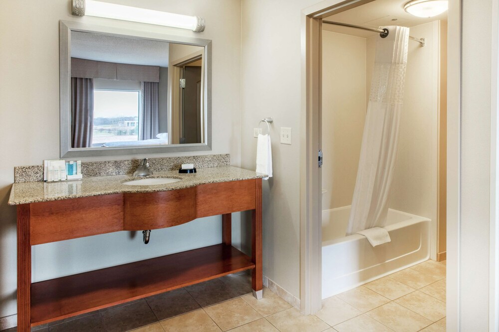 Hampton Inn & Suites Chicago Deer Park 23/44