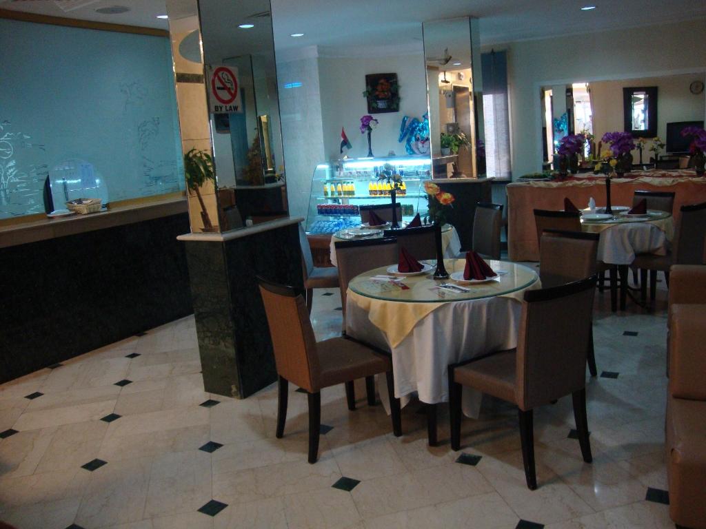 restaurant cafeteria