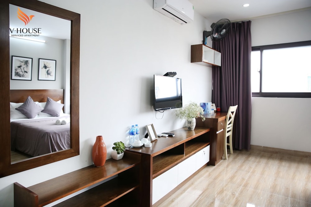 V House 6 Serviced Apartment 35/41