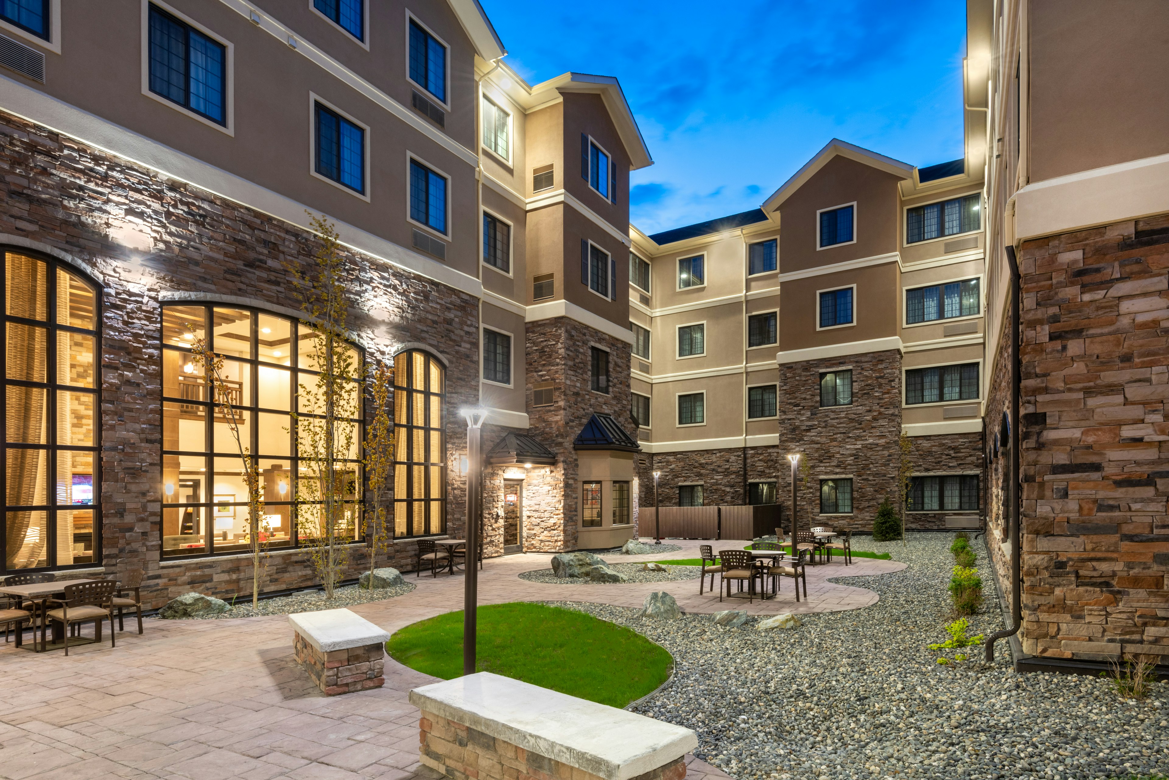Staybridge Suites Anchorage 74/76