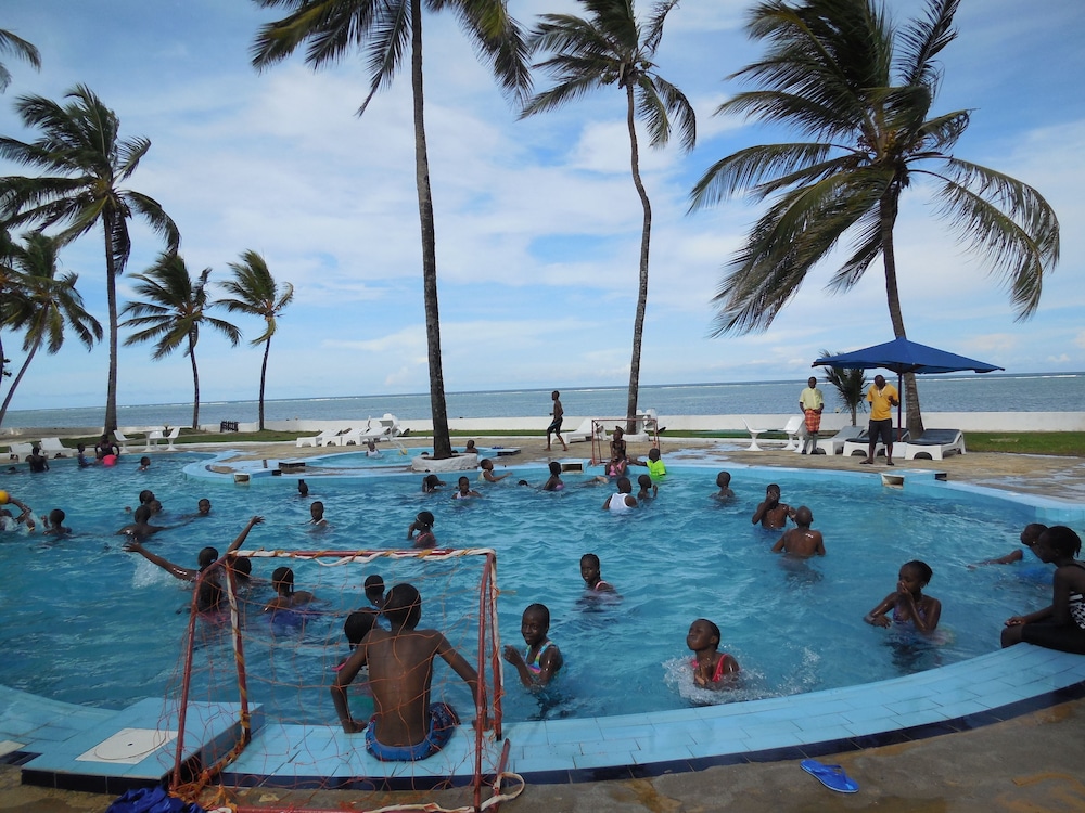 Sun N Sand Beach Resort 34/50
