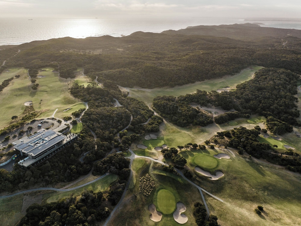 Mercure Portsea 61/67