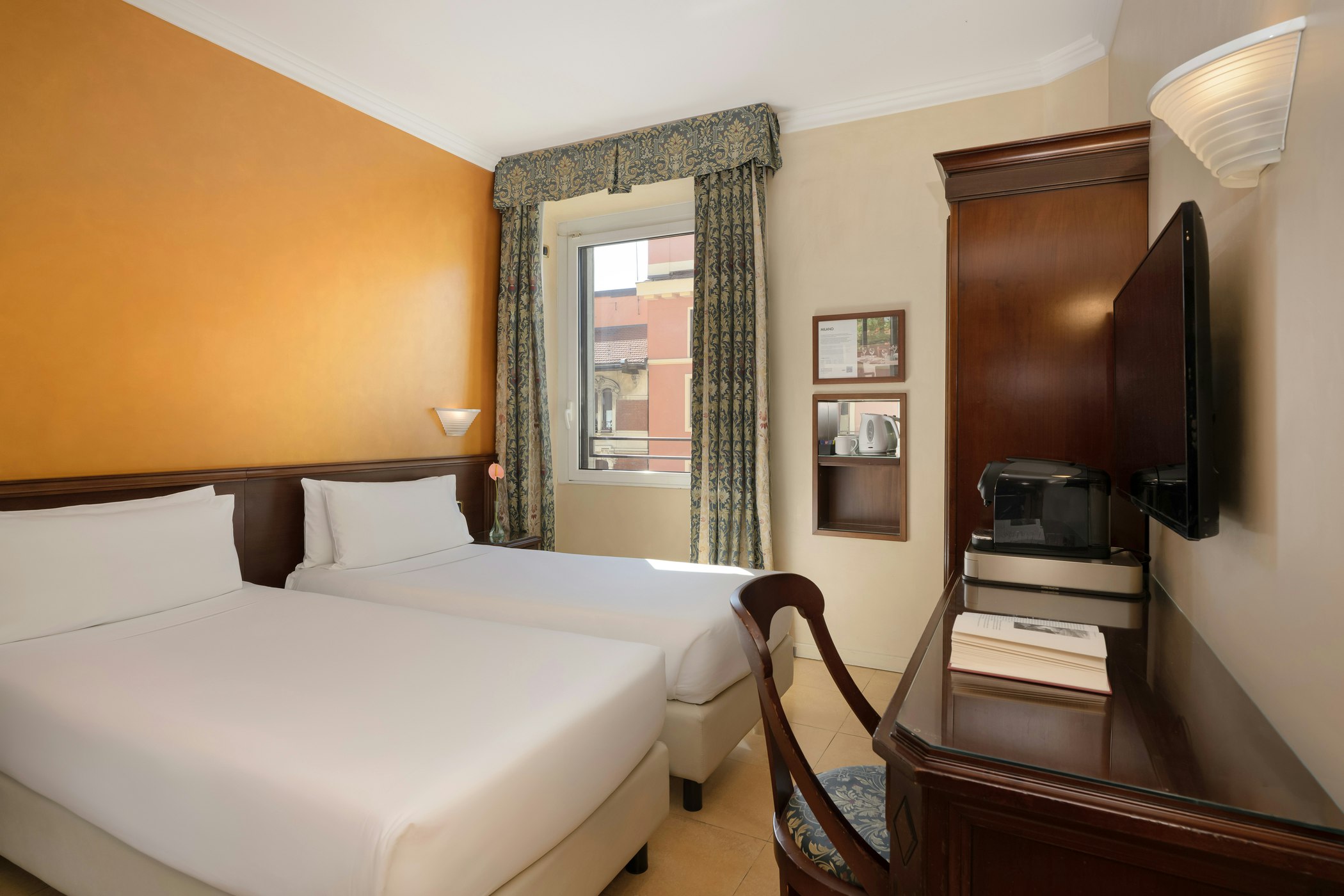SUPERIOR, TWIN BEDS