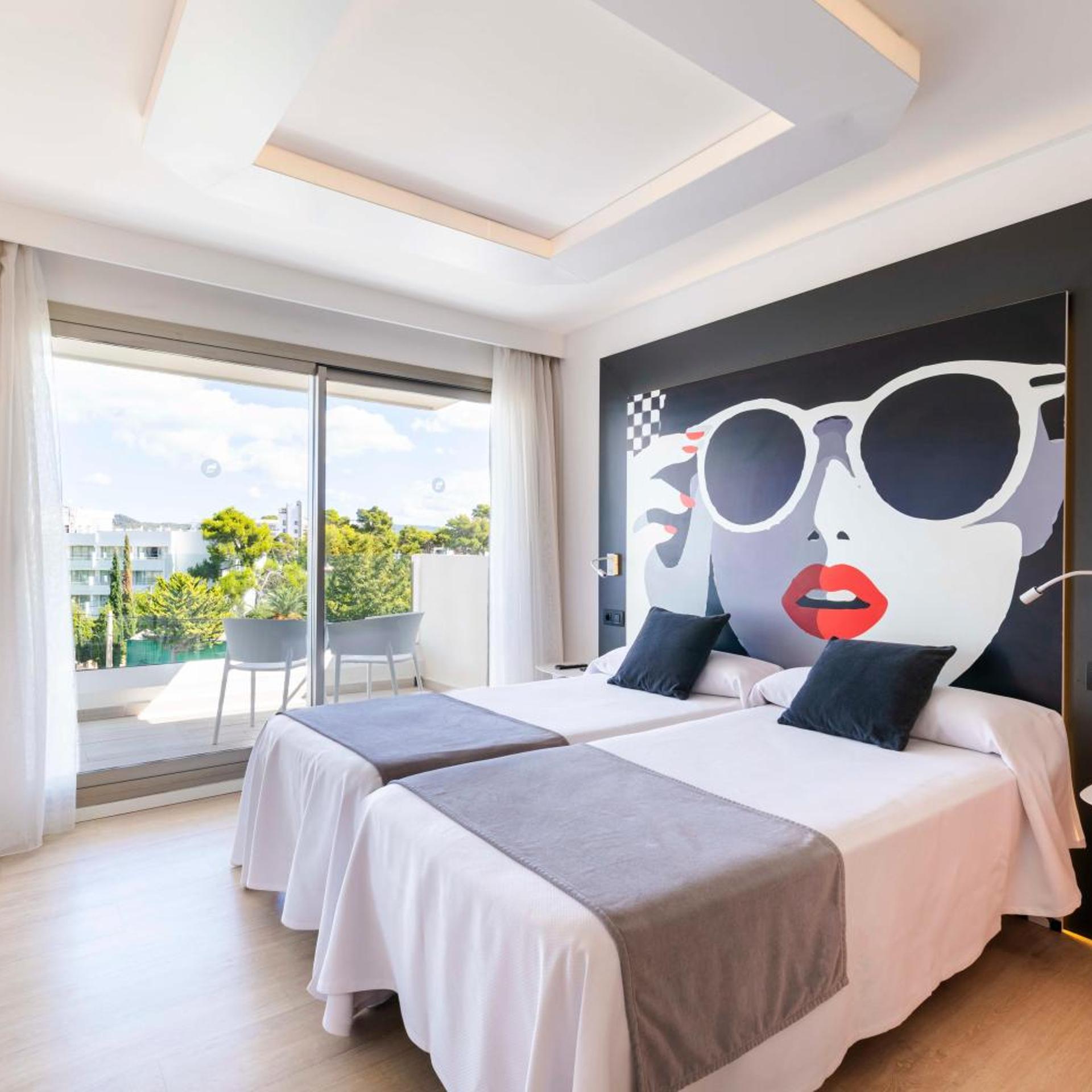 SUPERIOR, DOUBLE OR TWIN BED, POOL VIEW