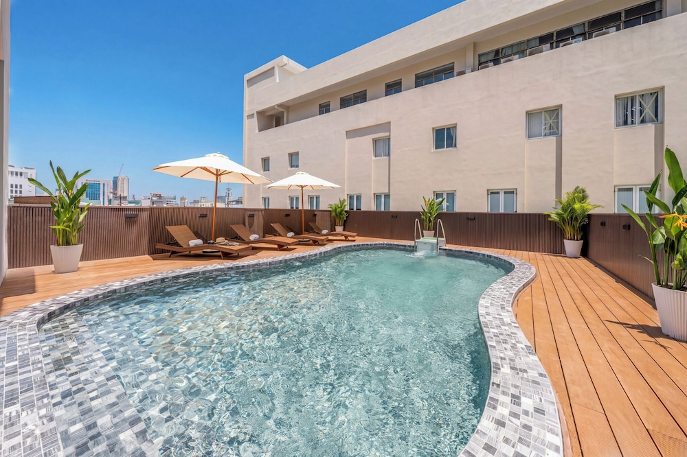 Da Nang Petro Hotel 66/71
