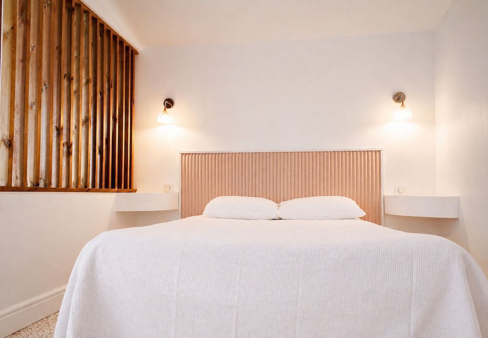 Studio, Suite, Double Bed, Sofa, Kitchen