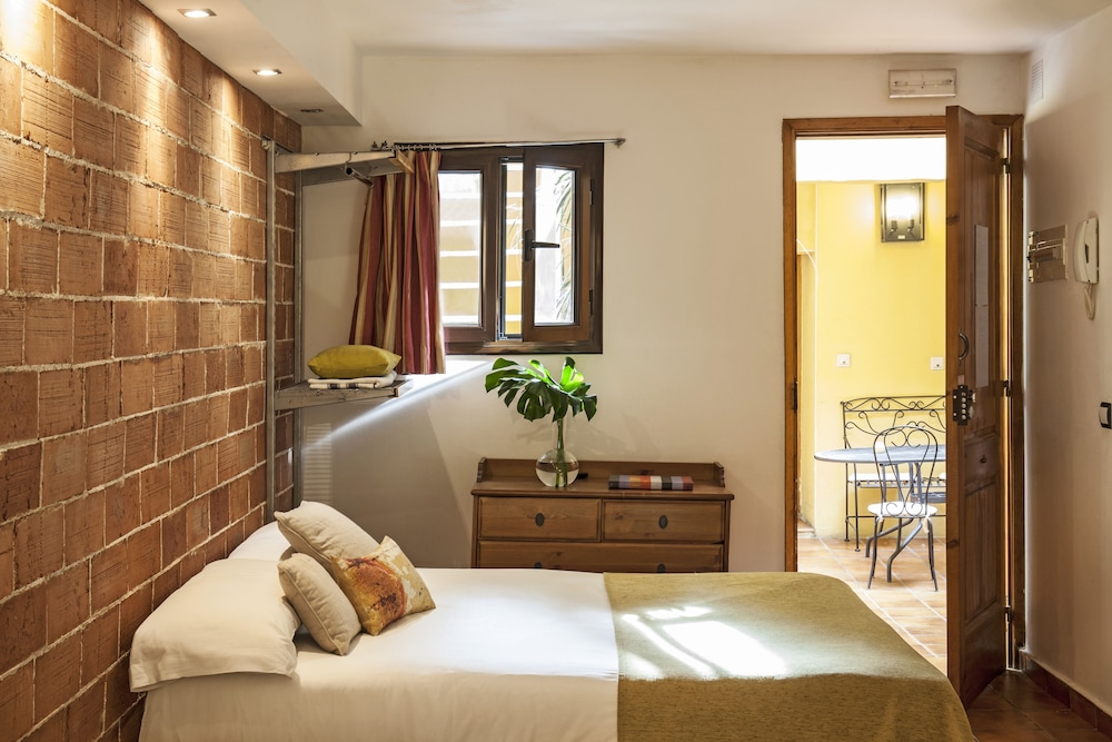 AinB Las Ramblas Guardia Apartments 7/60