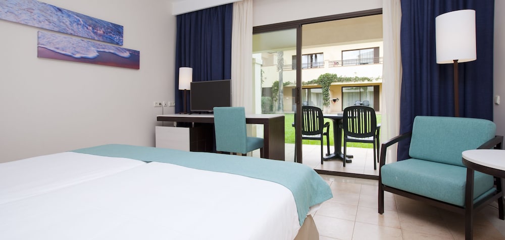 Room, Double Bed, Garden View