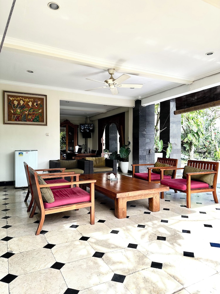 Radha Bali Hotel 59/70