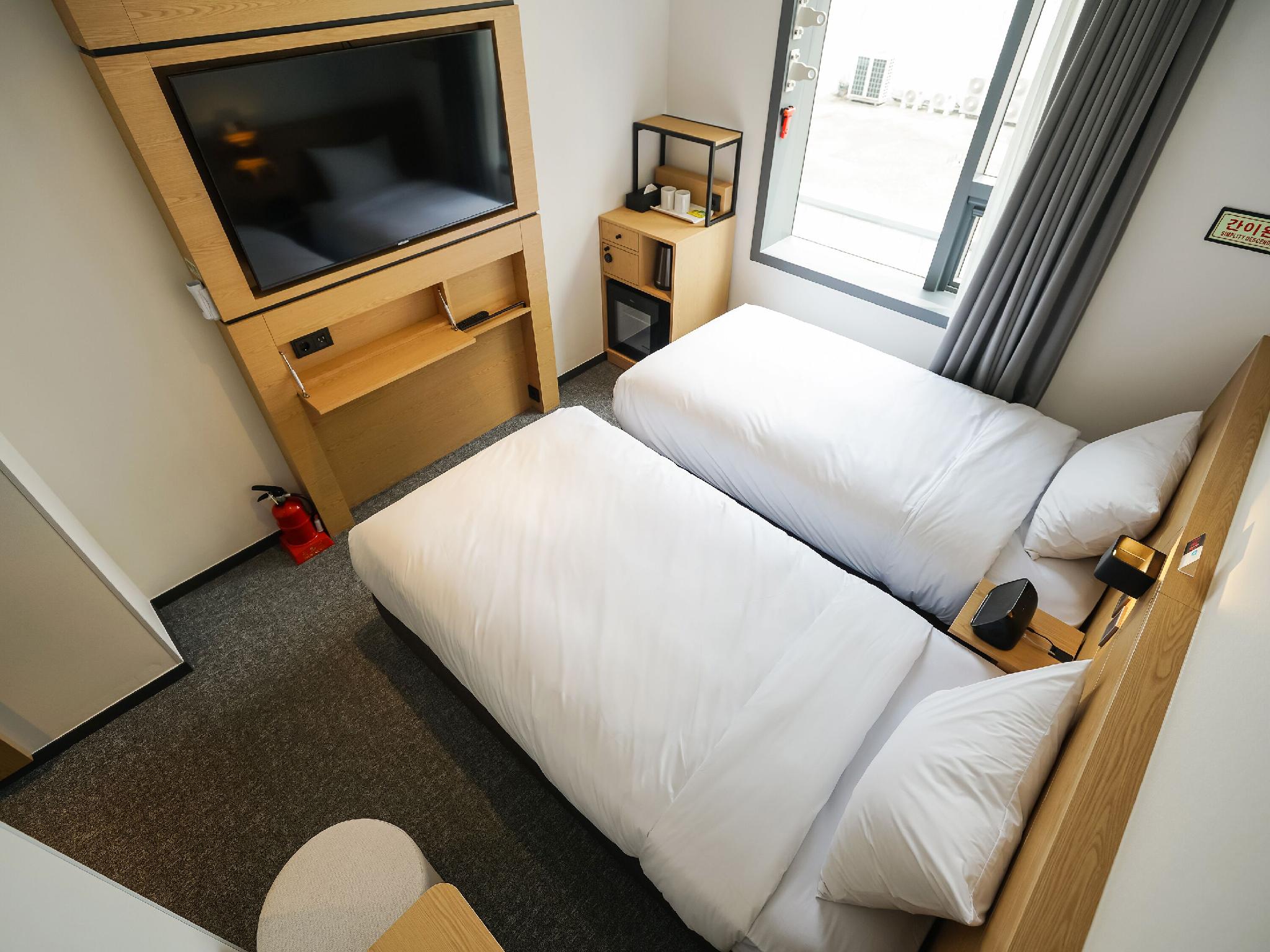 Room, Twin Beds, No Parking