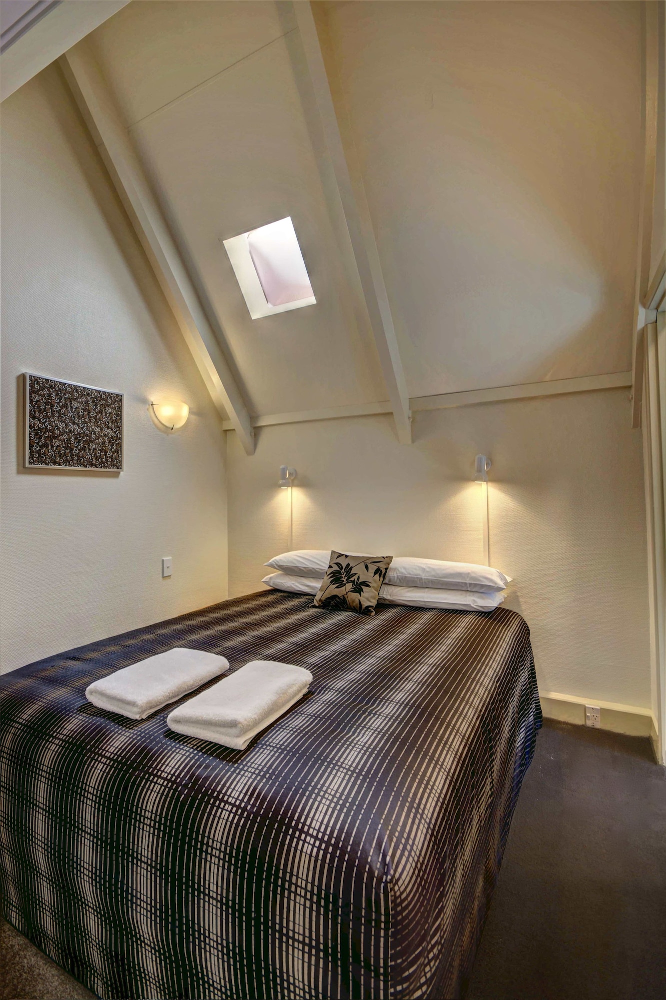 1 BEDROOM, APARTMENT