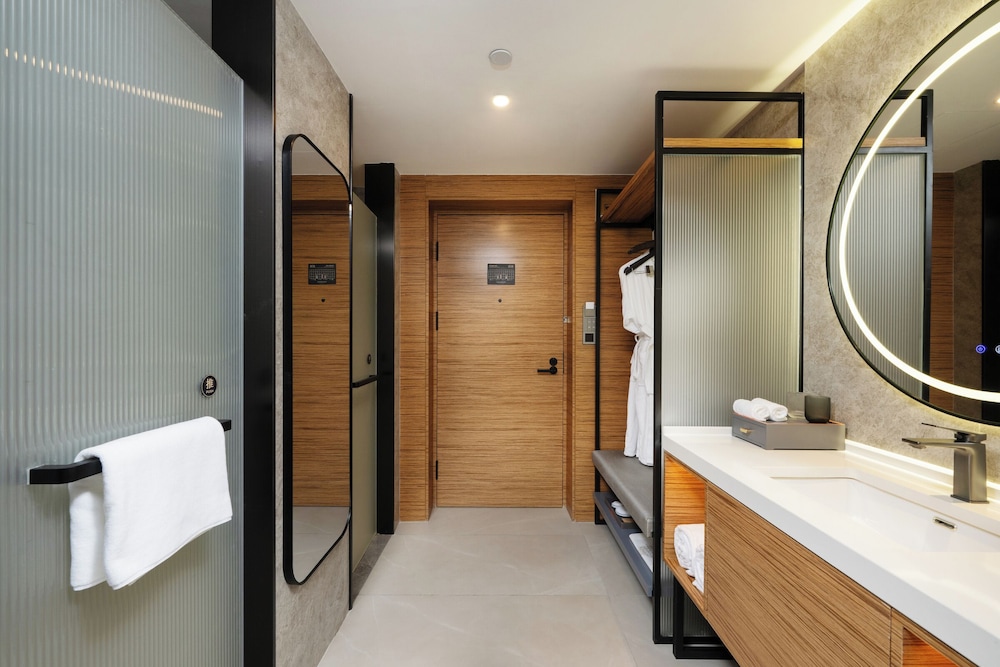 Mercure Guangzhou Baiyun International Airport 41/44