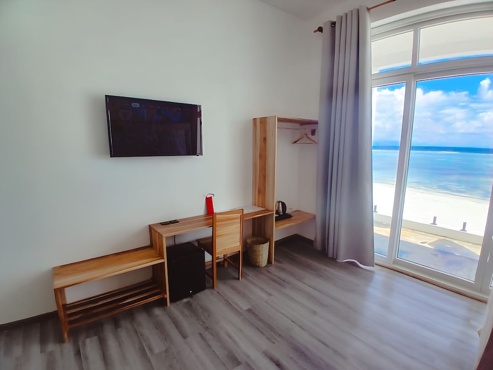 AHG Sun Bay Mlilile Beach Hotel 56/75