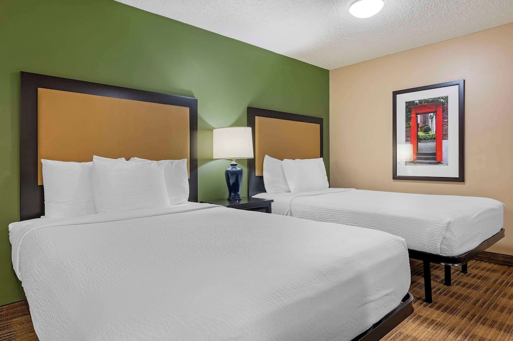 EFFICIENCY, 2 DOUBLE BEDS, ACCESSIBLE