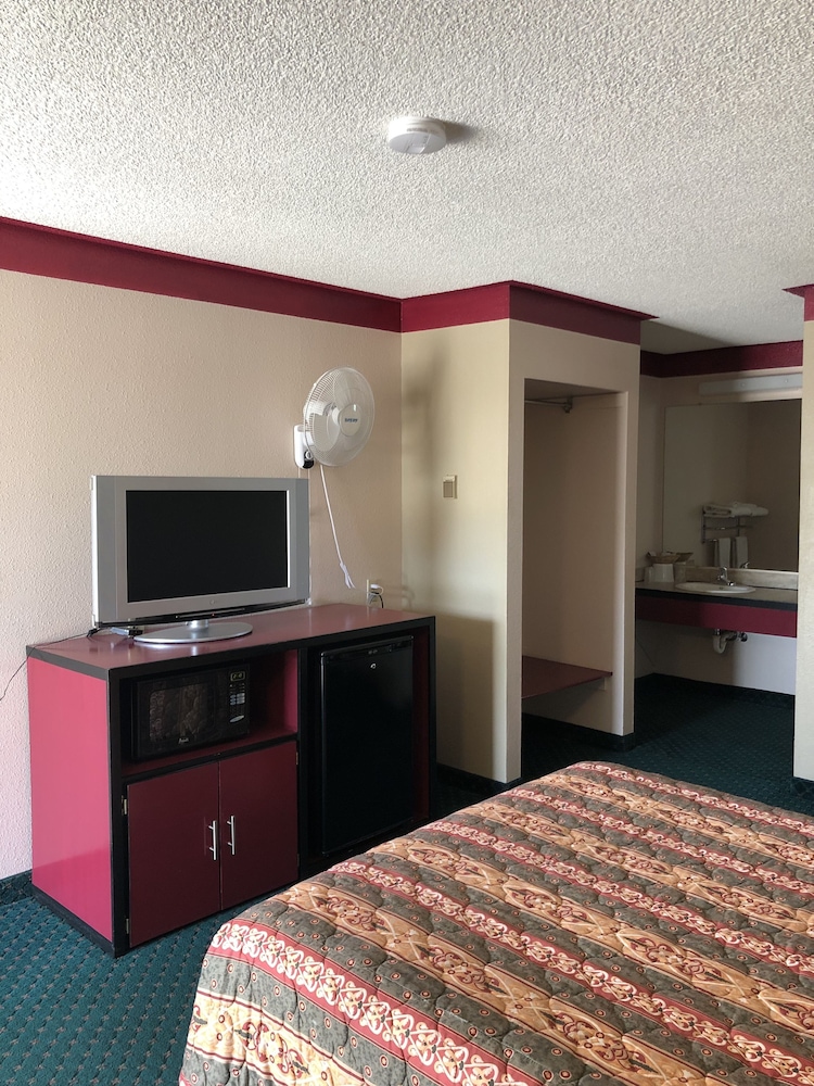 Travel Inn 8/24