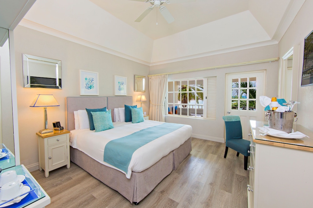 Blue Waters Resort And Spa 17/41