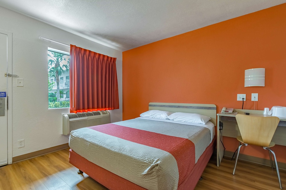 Motel6 Ft. Pierce, FL 28/60