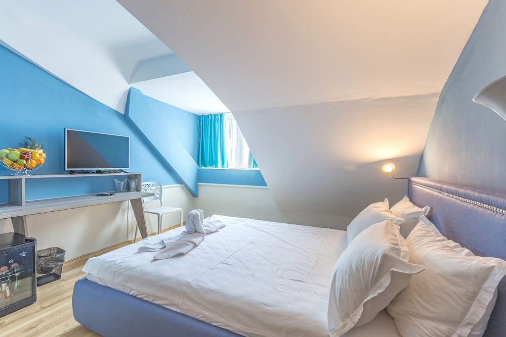 BSA Boulevard Boutique Hotel 15/19