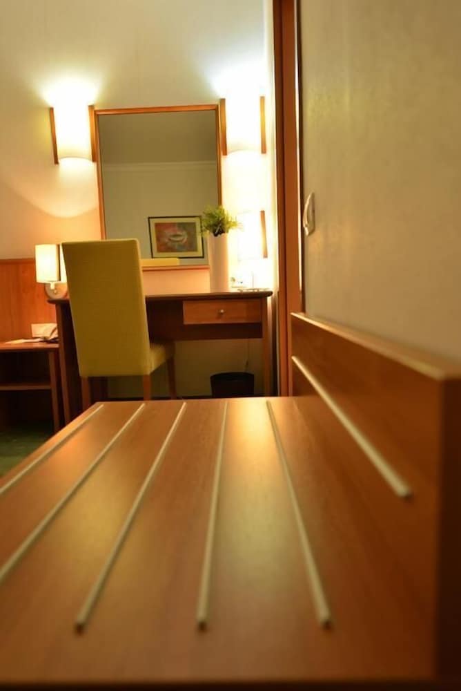 Karpos Hotel 30/50