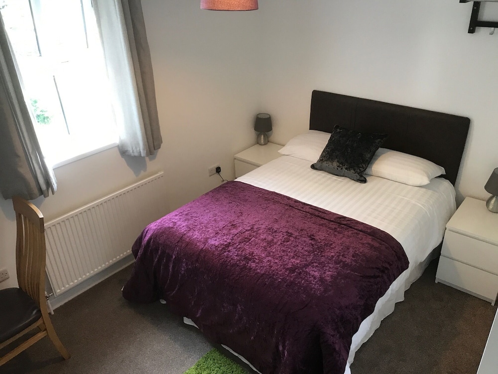 ROOM, DOUBLE BED