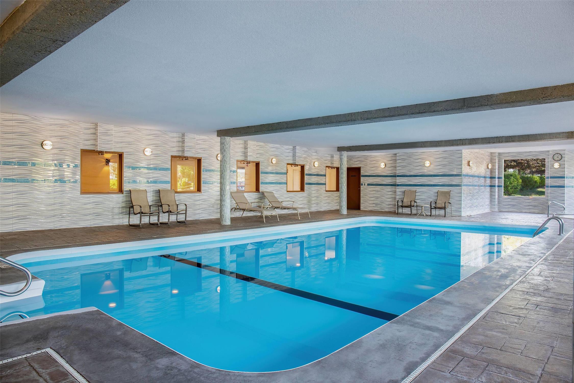 Days Inn & Suites By Wyndham West Edmonton 6/20