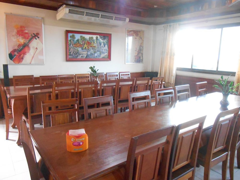 Sisavath Hotel 12/17