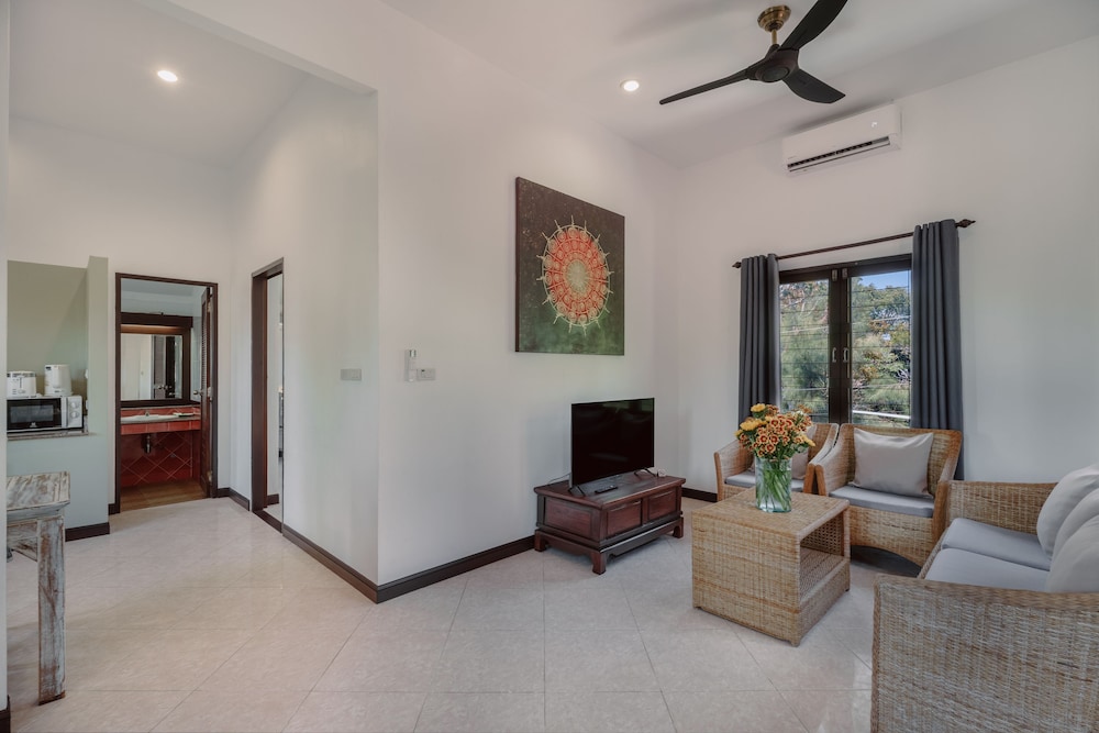 Palm Village 43/67