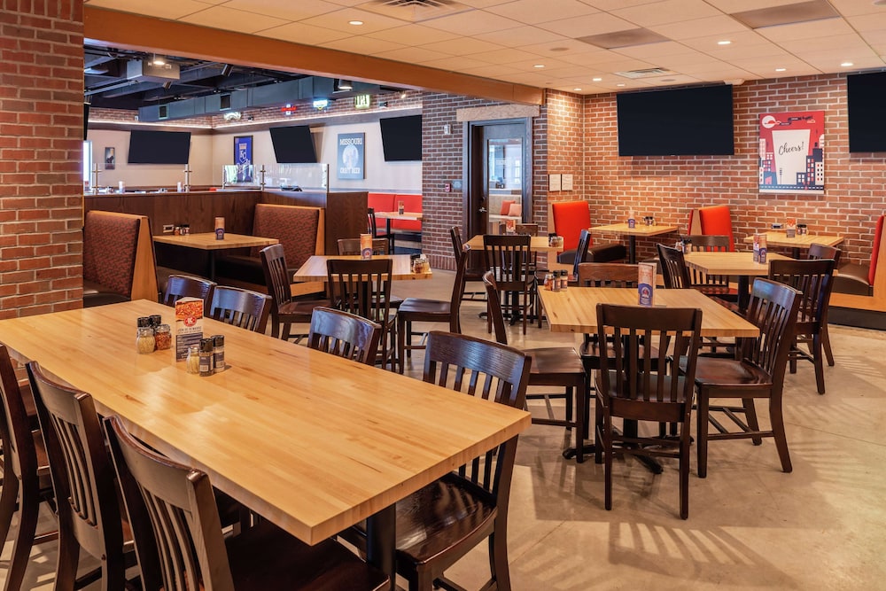 Hilton Garden Inn Kansas City Airport 37/51