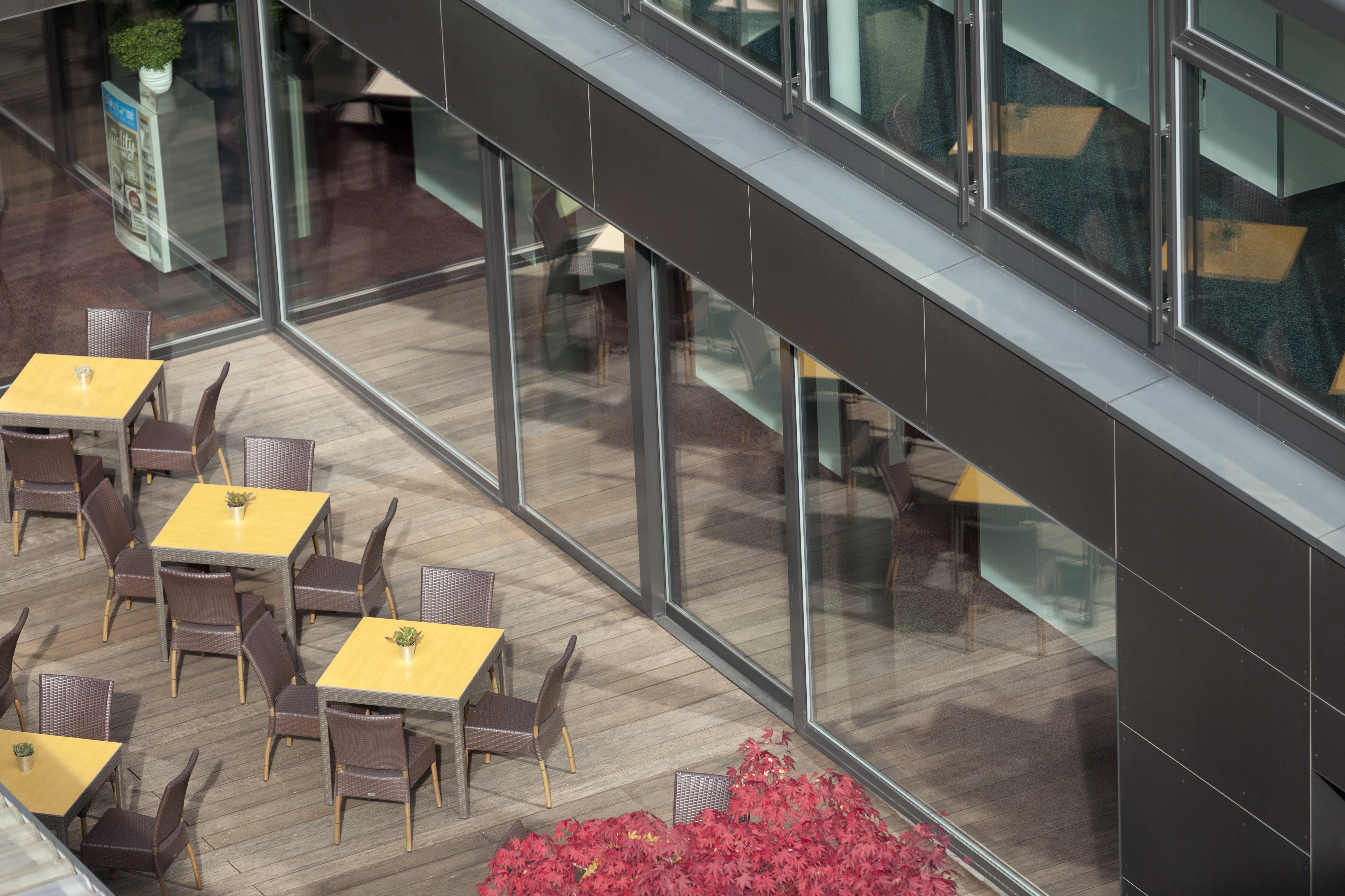 HOLIDAY INN EXPRESS ZURICH AIRPORT 10/80