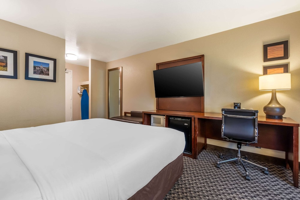غرفة بسرير كينج لذوي الإعاقة، Comfort Inn Fairfield Napa Valley Area 4/7