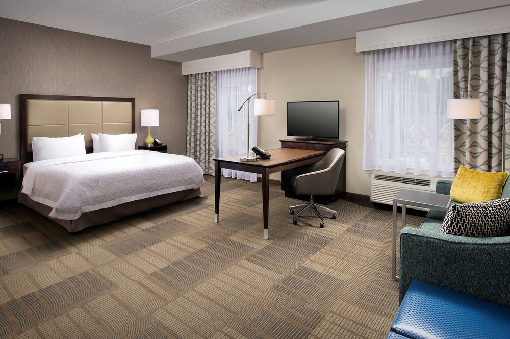 Hampton Inn & Suites Falls Church 12/34