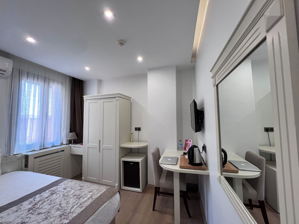 Gul Hotel 25/46