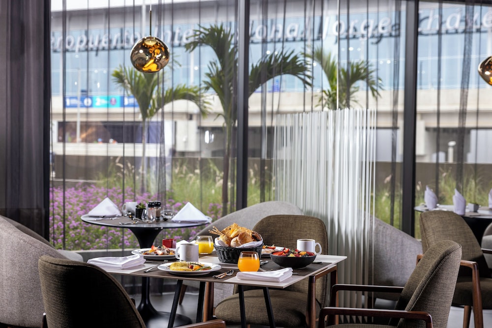 Wyndham Grand Costa Del Sol Lima Airport 54/67